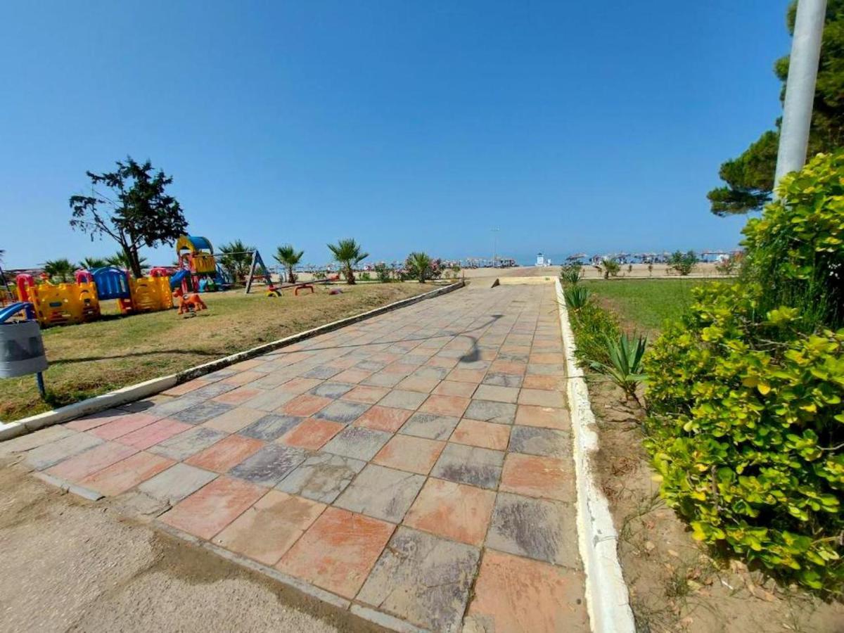 Yellow Building Durres Exterior photo