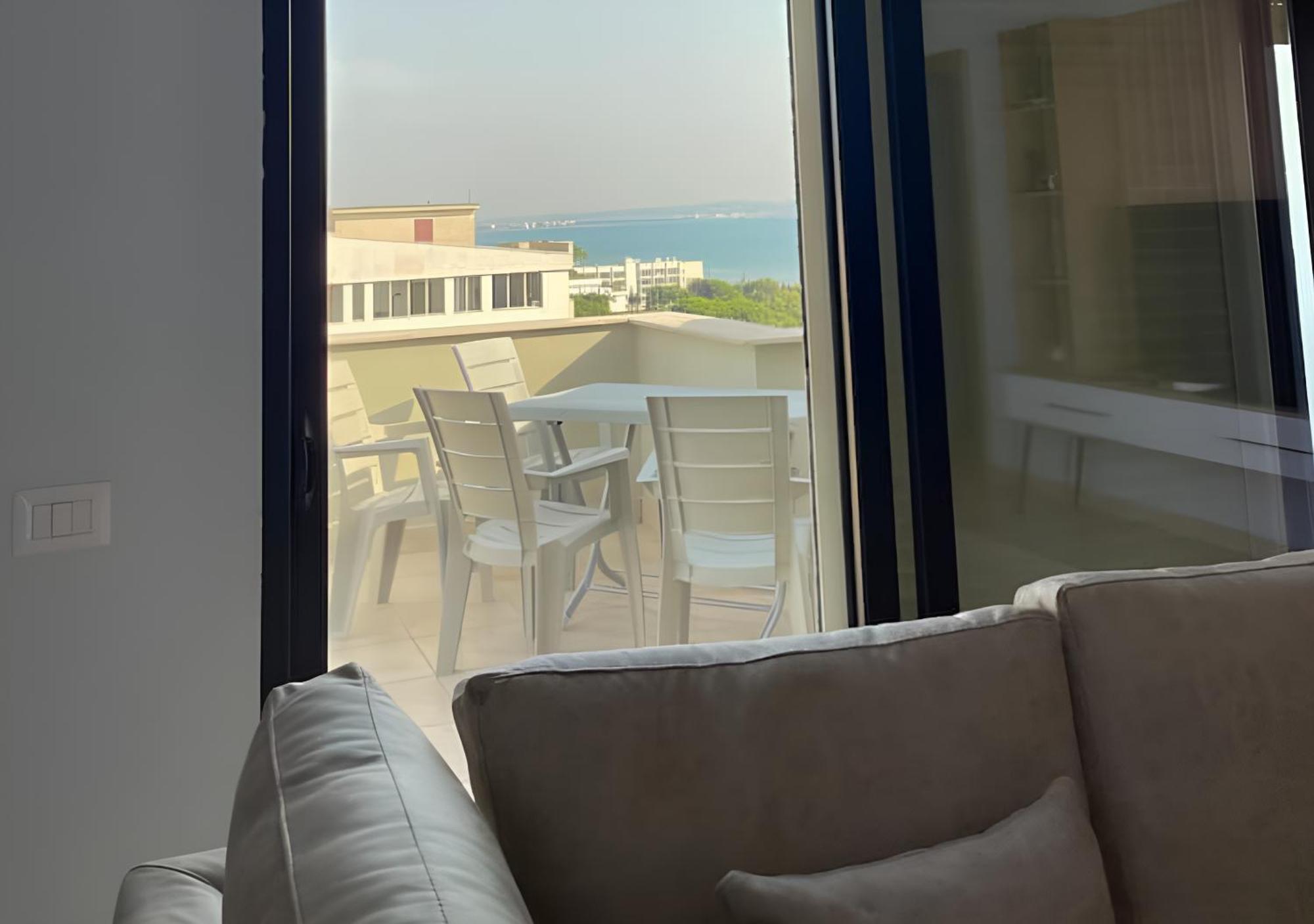 Yellow Building Durres Exterior photo