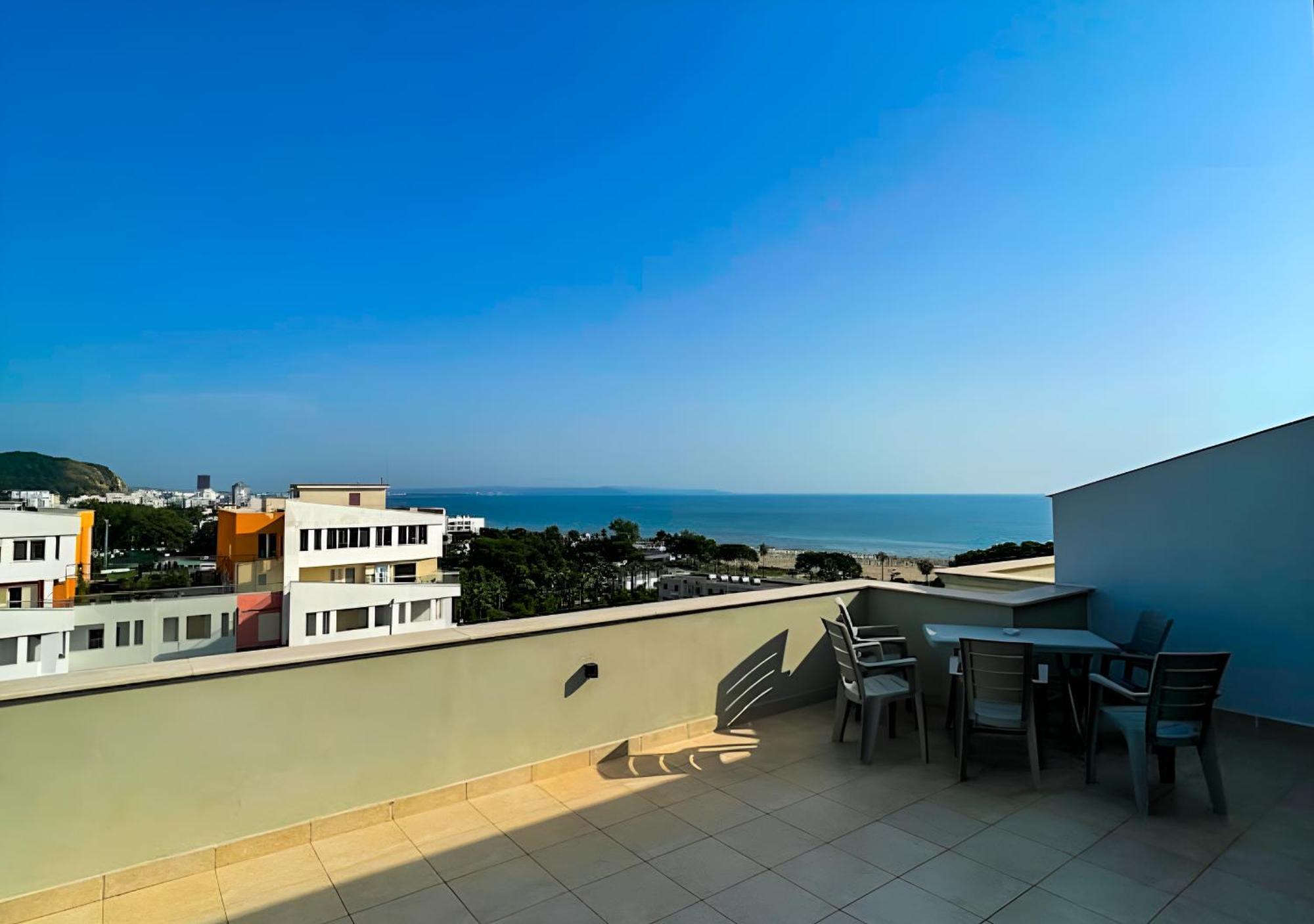 Yellow Building Durres Exterior photo