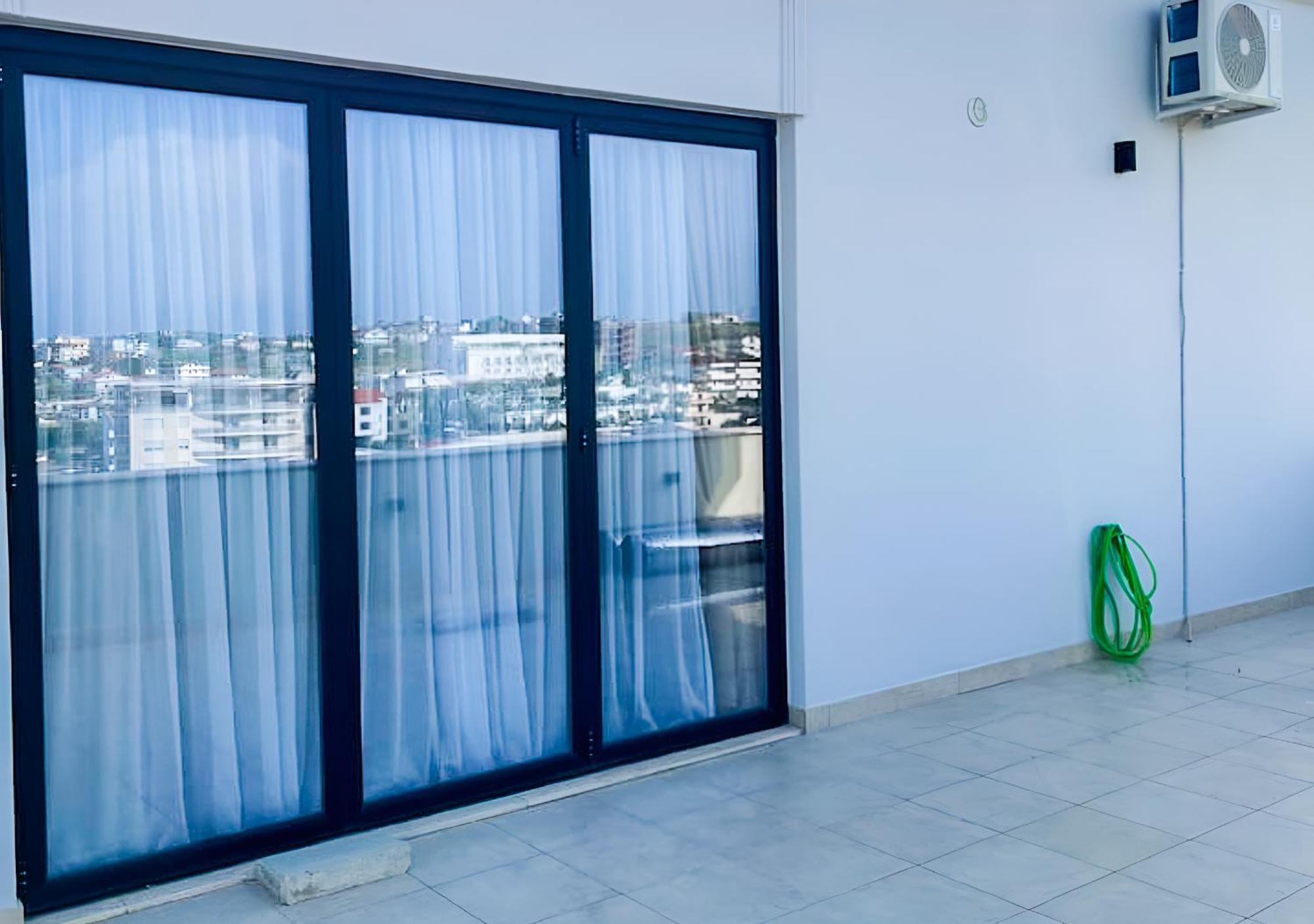 Yellow Building Durres Exterior photo