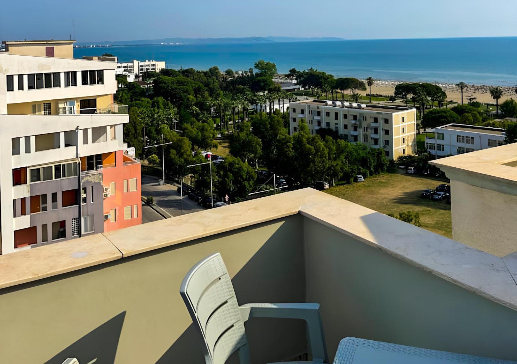 Yellow Building Durres Exterior photo