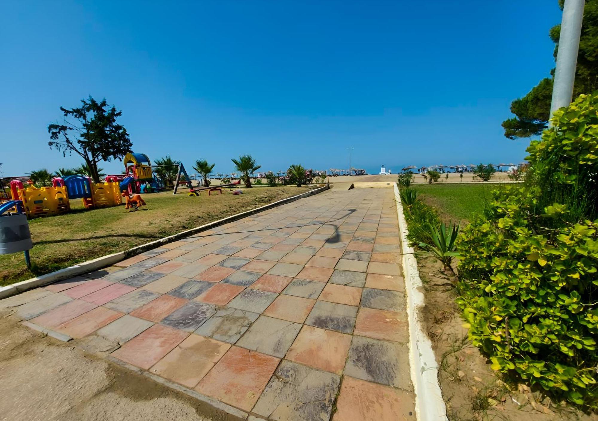 Yellow Building Durres Room photo